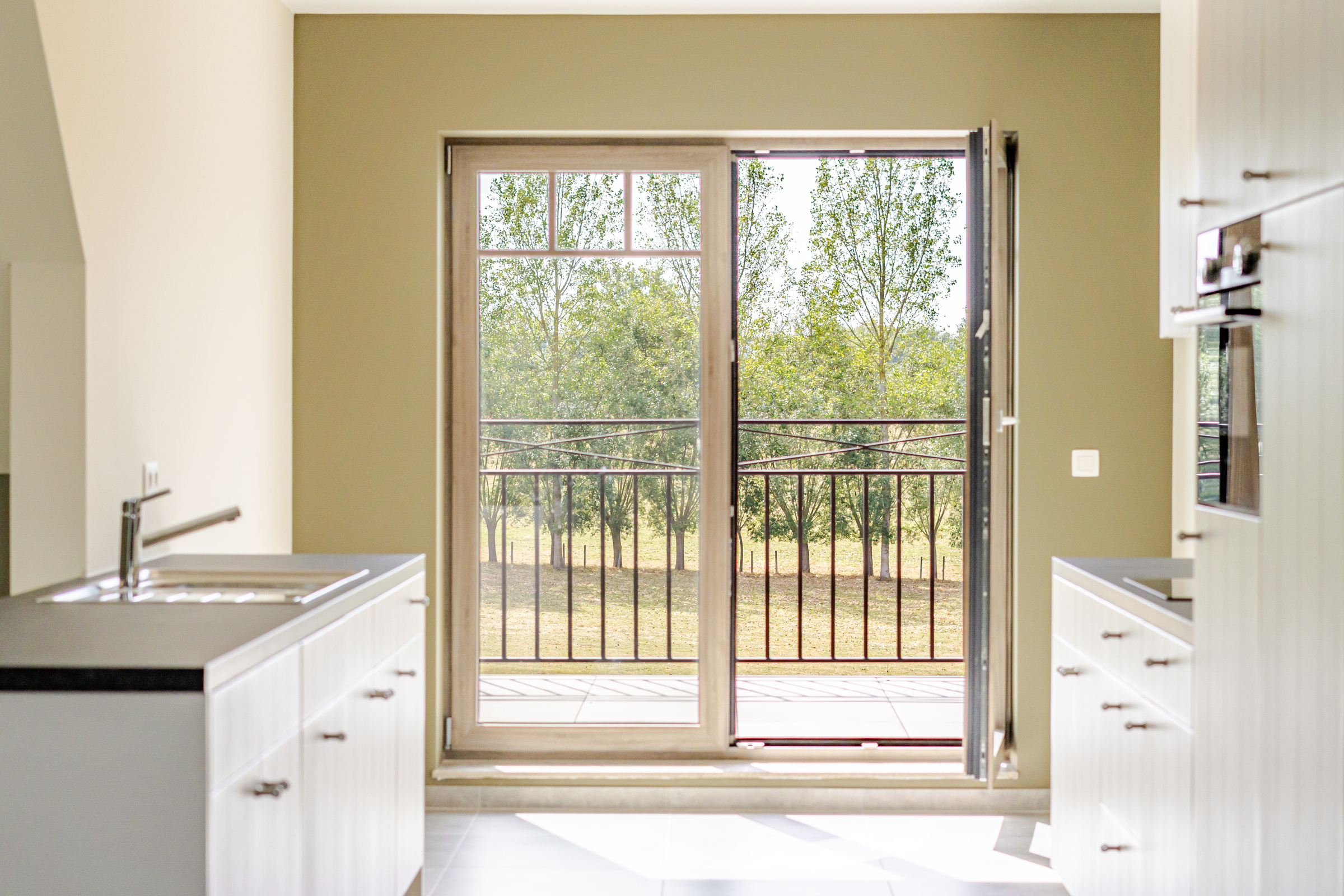 Bright duplex with terrace and beautiful open views - photo 4