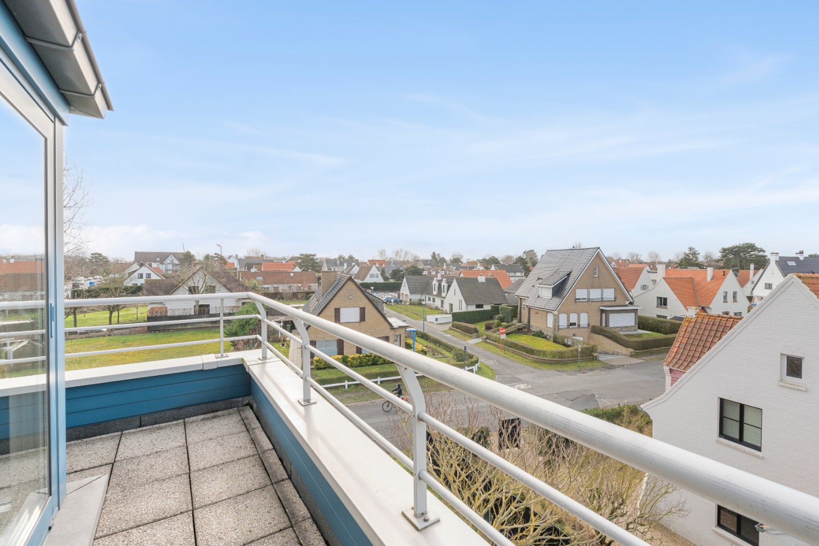 RUIM DUPLEX APPARTEMENT MET 4 SLAAPKAMERS - foto 3