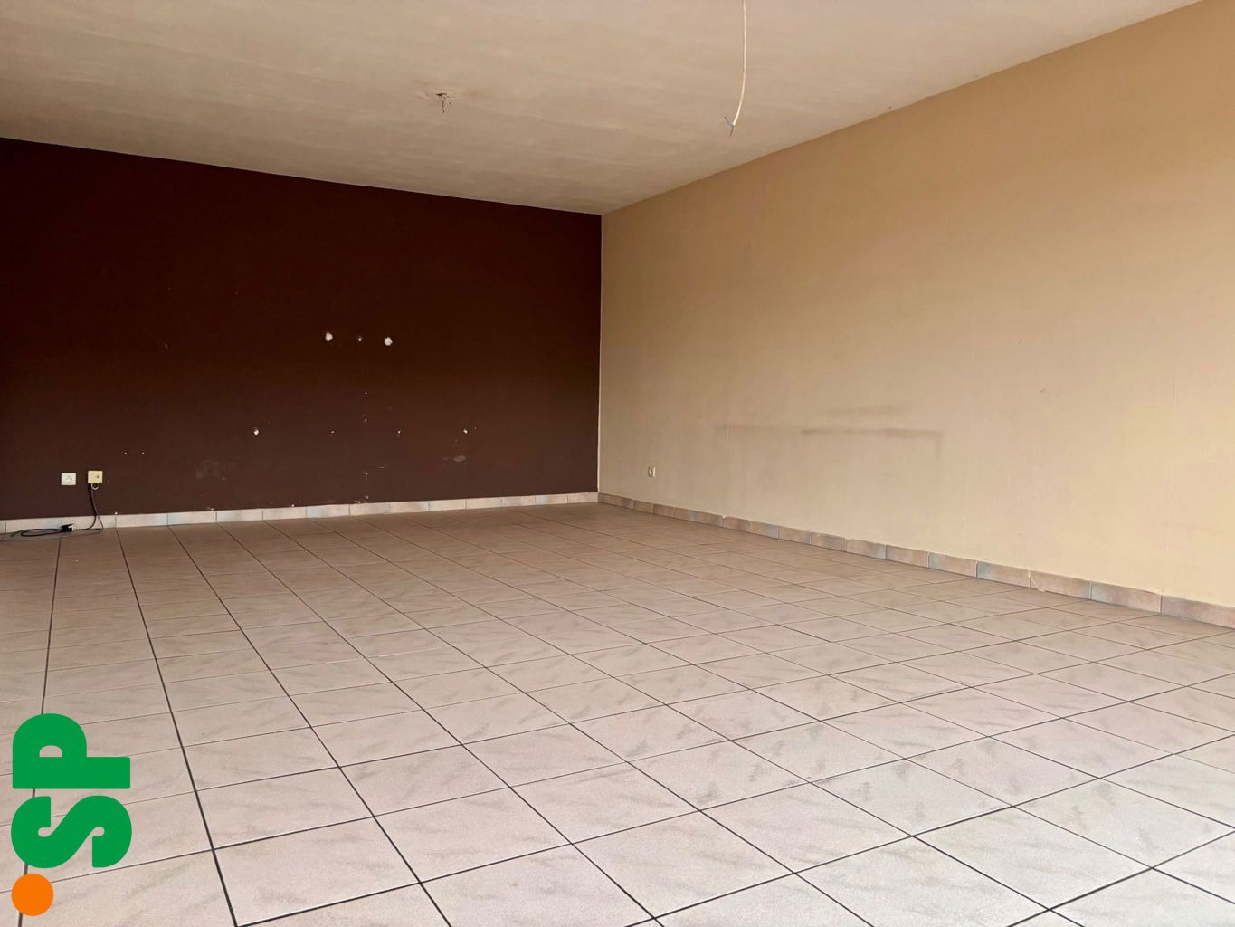 Tweeslaapkamer appartement met volledig gerenoveerde badkamer gelegen nabij het centrum van Geel - foto 2