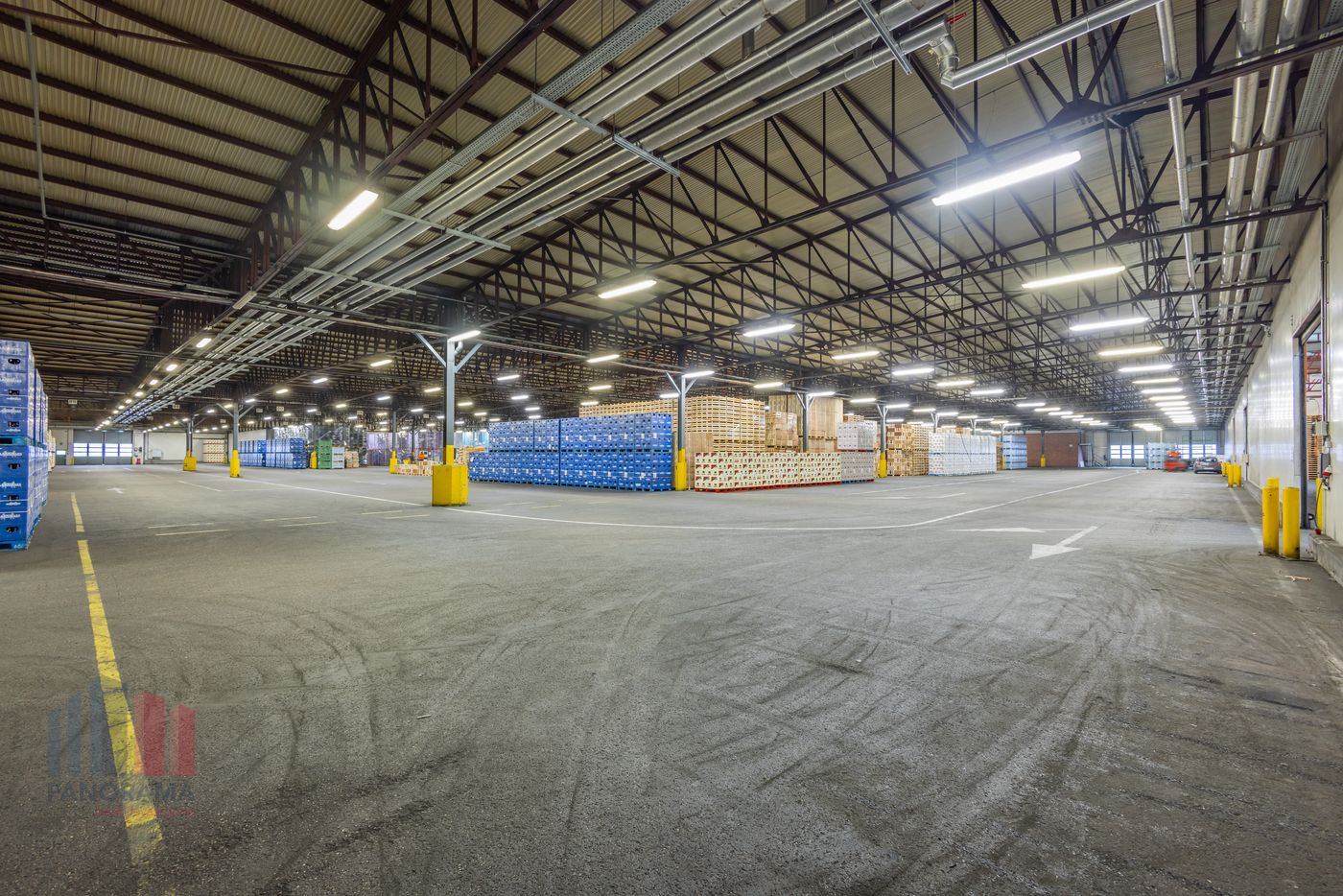 Uniek logistiek bedrijfscomplex van 31.211 m² hal op 56.720 m² terrein met +/- 5.000 m² verharde buitenopslag - foto 4