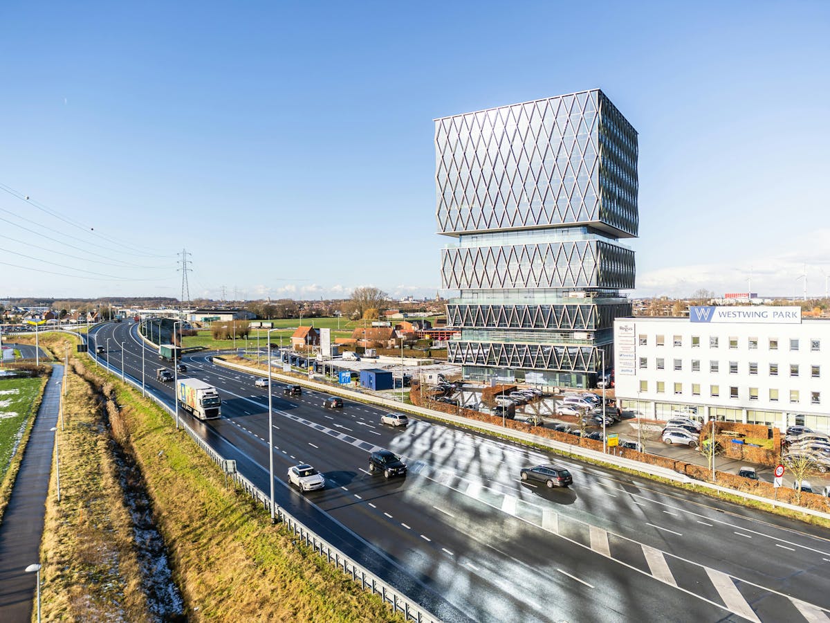 High-end kantoor van ca. 1.285 m² in de Westwing Toren - foto 2