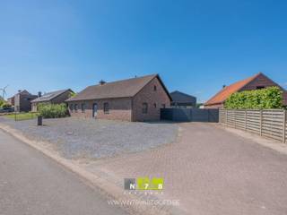 * IN OPTIE * VRIJSTAANDE WONING MET VERGUNDE LOODS OP EEN PERCEEL VAN 22A11CA TE NEEROETEREN.TROEVEN- Gelegen in een groene en landelijke omgeving...
