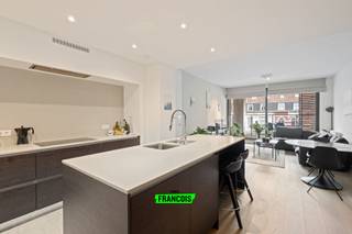 Deze prachtige en energiezuinige woning, gelegen in Residentie Livingstone in het centrum van de Europese instellingen, vlak bij de Squares-wijk...