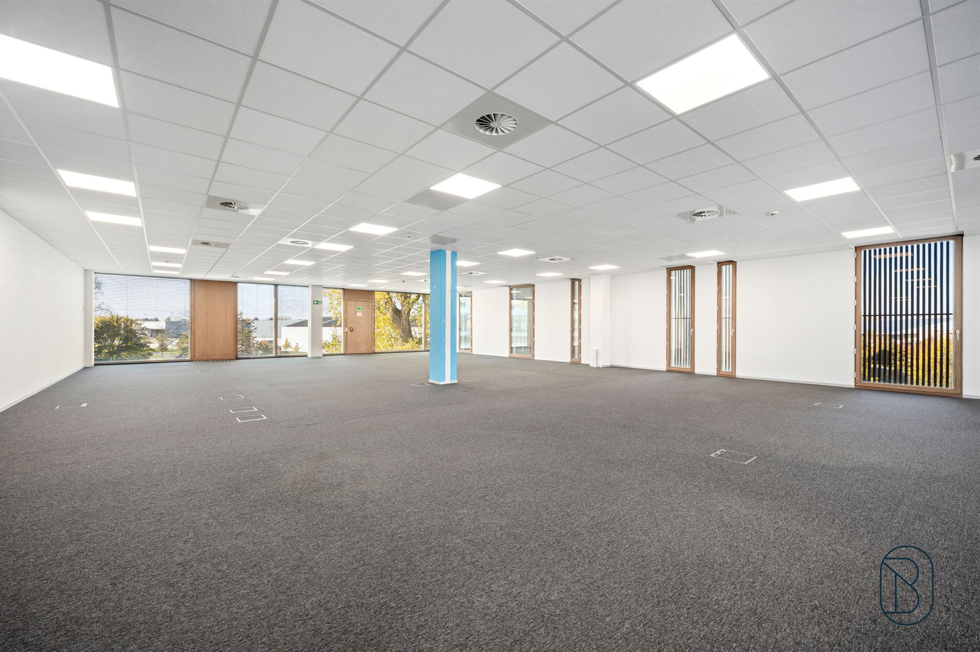 Lichtrijk groot kantoor in mooi bedrijfscomplex te Zwevegem - foto 5