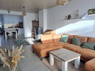 TE KOOP centrum POPERINGE: Sint-Bertinusstraat 143Grondoppervlakte 201m²Bewoonbare oppervlakte 148m²Bestaande uit:Gelijkvloers:- Inkom- Ruime living...