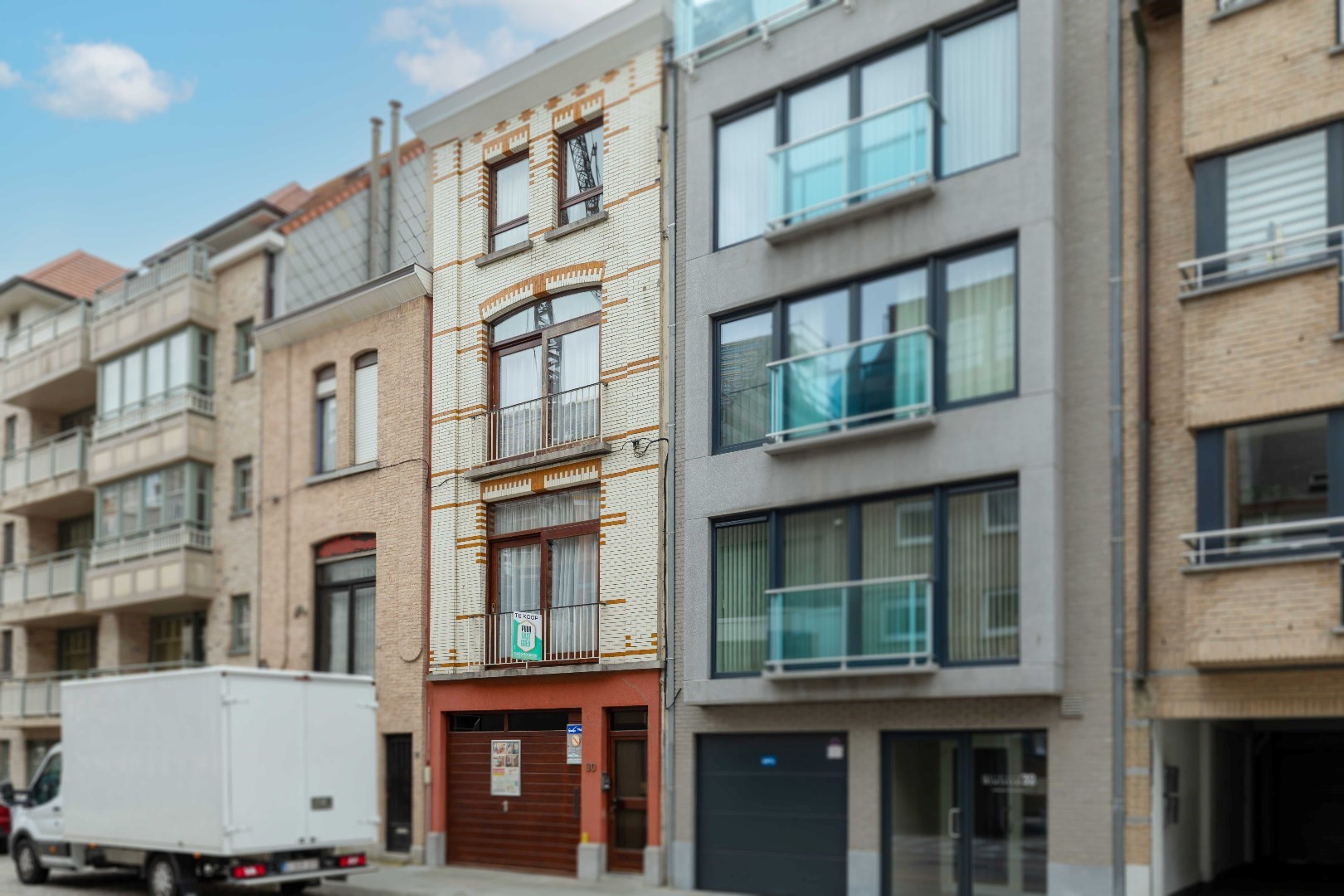 Ruime, praktische woning met grote garage, praktijk en 5 slaapkamers! - foto 1