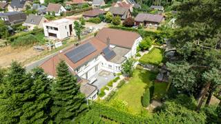 Schitterende villa op zuid gericht perceel van 1.954 m² te Kasterlee. De villa werd gebouwd in 1981, uitgebreid in 1995 en gerenoveerd in 2015...