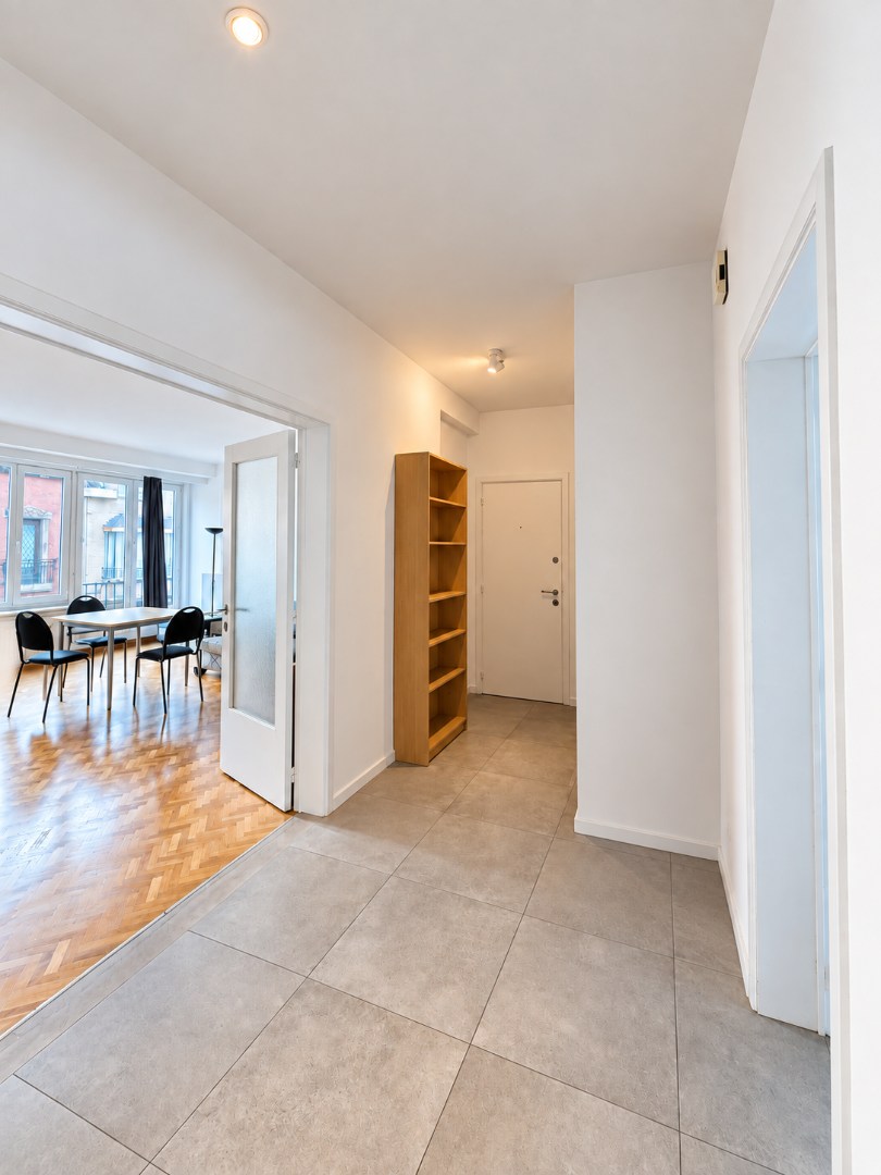 Recent vernieuwd 2-slpk. appartement  te huur in St.-Amandsberg - foto 5