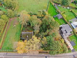 In het prachtige landelijke Opdorp, deelgemeente van Buggenhout, ontdek je deze karaktervolle Split-Level villa uit de jaren ’70, volledig...