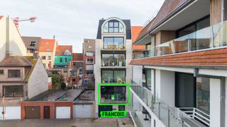 In de rustige Kleine Kerkweg in Middelkerke vindt u dit moderne appartement in een recente residentie van 2015. De ligging is ideaal: op korte...