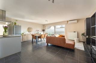 Gezellig gelijkvloers appartement met 2 slaapkamers, terras en garage nabij centrum MolOp zoek naar een interessante investering of een comfortabele...