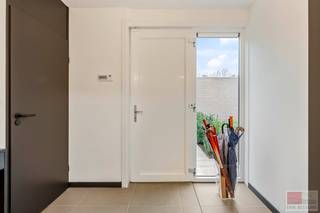 Leuk, grondig gerenoveerde bungalow (2023–2025), rustig gelegen aan het park van Sint-Pietersheim. De woning beschikt over maar liefst drie...