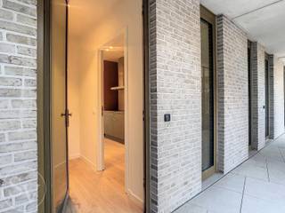 MODERN WONEN IN RESIDENTIE LEFT – REGATTA, ANTWERPEN LINKEROEVER.Nieuwbouw BEN-appartement met terras, parking & topfaciliteiten.Welkom in Residentie...