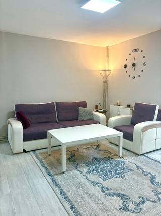 Instapklare gezinswoning met tuin op toplocatie in GentMobiscore: 9,2/10In de Bernard De Wildestraat 18 bevindt zich deze charmante en goed gelegen...