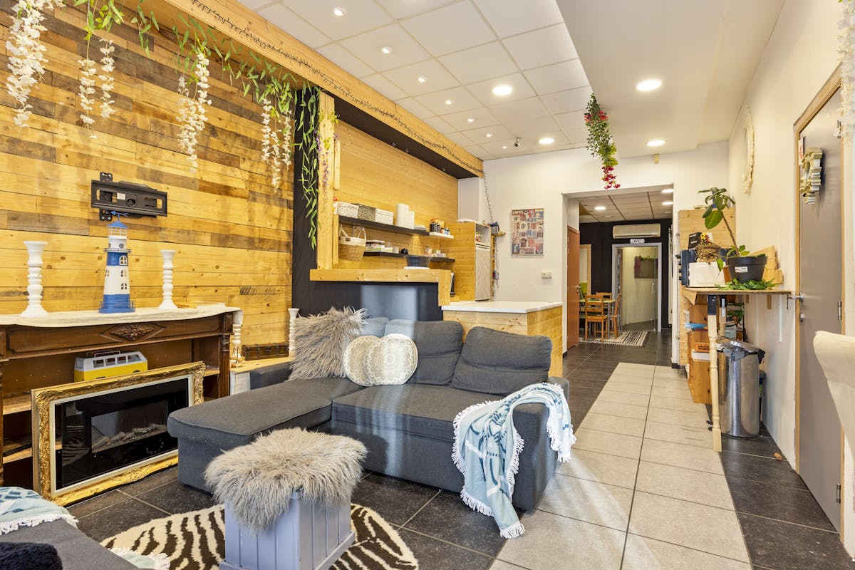 Handelspand met woonst te koop nabij het centrum van Tongeren - foto 3