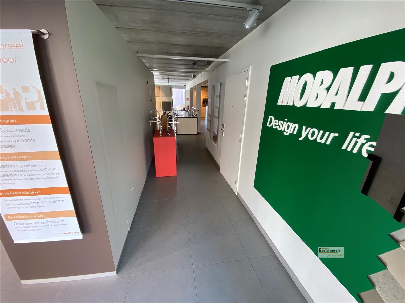 Handels of kantoorruimte met 142 m² oppervlakte - foto 5