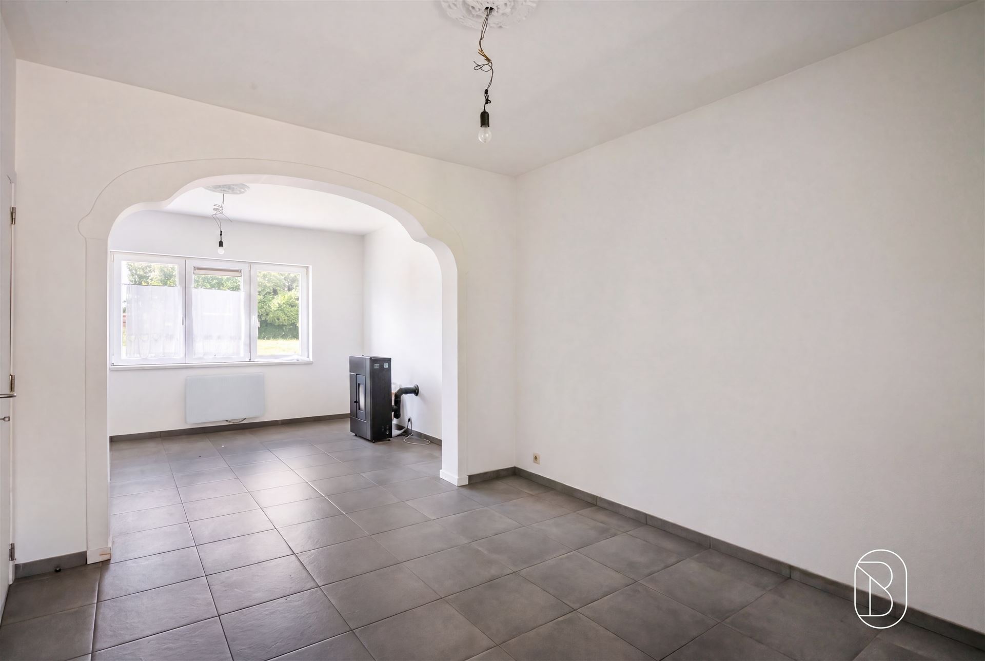 Mooie gerenoveerde halfopen woning met tuin in Saint-Sauveur - foto 5
