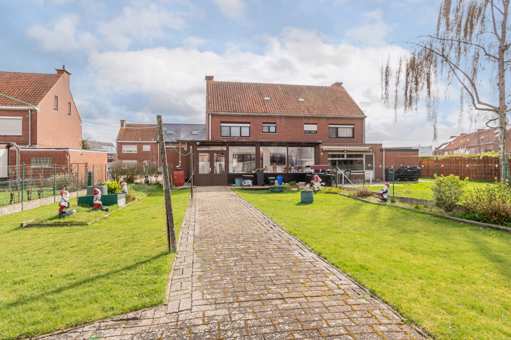 Op te frissen HOB met tuin en garage in Blaasveld - foto 3