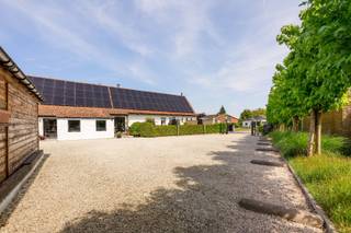 Welkom in dit prachtige horecapand "De Couter" in het pittoreske Pittem.Stap samen met ons binnen in een wereld van warmte en gezelligheid, waar...