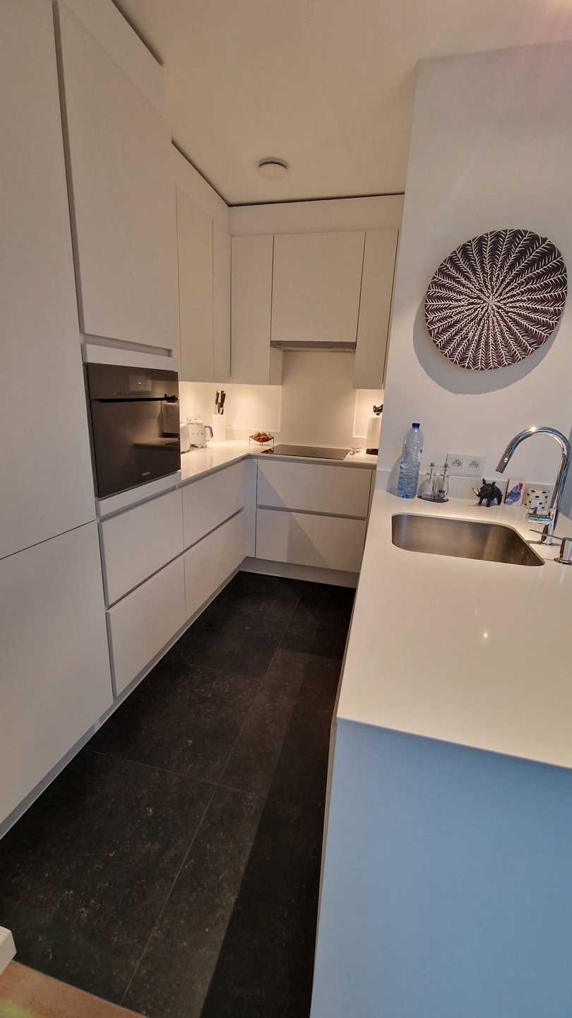 Stijlvol ongemeubeld 1 slaapkamer appartement - foto 4