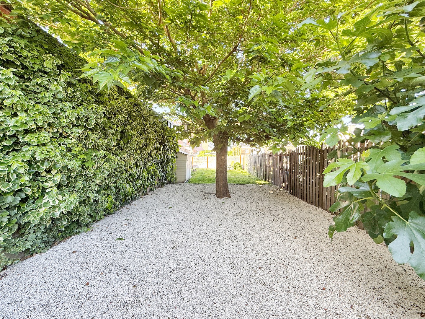 Karaktervolle woning met garage en grote tuin te centrum Zottegem - foto 4