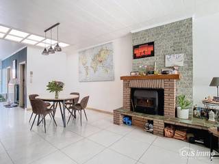 Stap binnen in deze gezellige woning met drie slaapkamers en tuin. Via de gezellige inkomhal komt u binnen in de leefruimte. U kan genieten van...