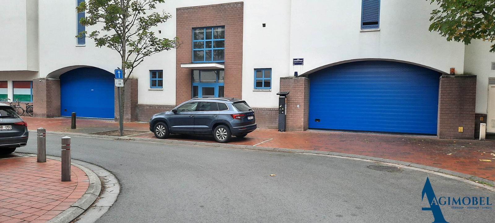 Gemakkelijke  garagebox op niveau +1 in het centrum nabij de Lippenslaan te Knokke . - foto 1