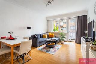 Instapklaar 1-slaapkamerappartement met terras vlak bij het StadsparkOp een toplocatie, rustig achteraan in het gebouw gelegen, op wandelafstand van...