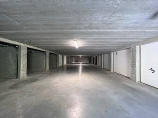 gelegen in het centrum in de Oostendestraatbij residentie 't Keizershof, vlakbij "Water en Vuur" en 'Prutske"ondergronds, -1heel vlot...