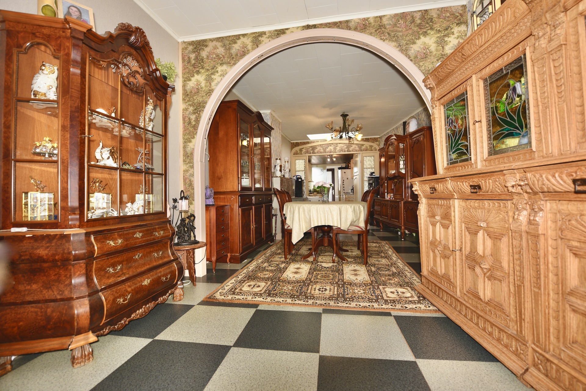 Mooie bel-étage in centrum Eeklo met 2 slpk, garage, carport, terras voor 179000 EUR - foto 2