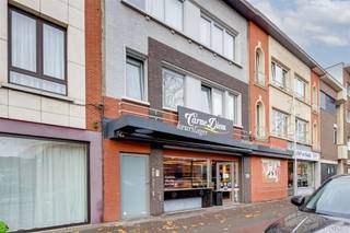 Dit handelspand is gelegen op de Antwerpsestraat in Mortsel, op een zeer zichtbare en commerciële ligging met vlotte verbinding naar in-...