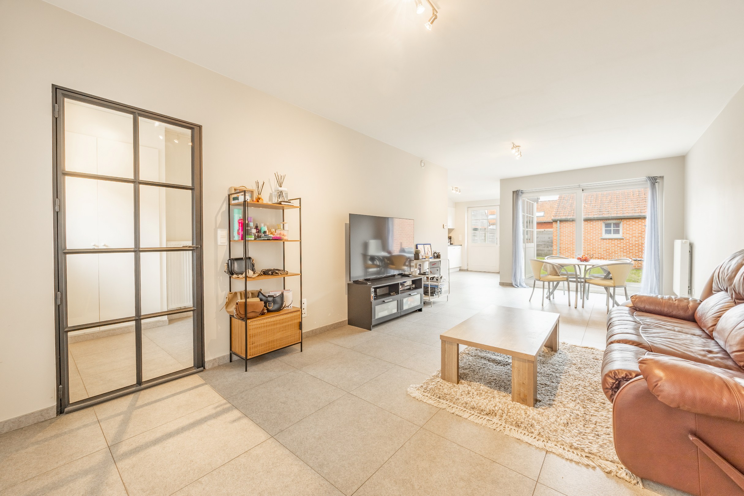 RECENTE GEZINSWONING MET GARAGE - foto 3