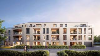 Gevelmetselwerken volop bezig! <br />Residentie Promenade staat voor modern wooncomfort in de charmante gemeente Deerlijk, waar een dorpsgevoel hand in hand gaat met een centrale ligging. De vlotte verbindingen naar steden zoals Kortrijk en Waregem, de nabijheid van recreatiedomein De Gavers, de gezellige buurtwinkels en eetgelegenheden maken van Deerlijk de ideale thuisbasis. Alles wat je nodig hebt is er te vinden, vaak op wandelafstand. <br /><br />In dit project heb je keuze tussen appartementen met 1, 2 of 3 slaapkamers. De appartementen beschikken steeds over een groot terras. Op het gelijkvloers is er een handelsruimte voorzien. In de grote ondergrondse verdieping bevinden zich de autostaanplaatsen, garageboxen, bergingen en fietsenstalling. Alle bewoners kunnen genieten van een groene binnentuin, een leuke extra voor wie op zoek is naar een aangename woonomgeving.<br /><br />De appartementen worden in detail afgewerkt met hoogwaardige materialen en voldoen aan de hedendaagse comforteisen, met veel aandacht voor thermische en akoestische isolatie. Er is overal vloerverwarming en vraaggestuurde ventilatie zorgt voor een gezond klimaat in huis. Met een E-peil van max. 20 doen de appartementen beter dan de norm. Zo zijn de appartementen uitgerust met zonnepanelen, warmtepompen, hoogrendementsglas en ventilatiesysteem D met warmterecuperatie. <br /><br />Volledig aanbod: www.promenadedeerlijk.be<br />Wil jij hier graag wonen? Maak dan snel een afspraak via ben@eribo.be of 0488/942.643.