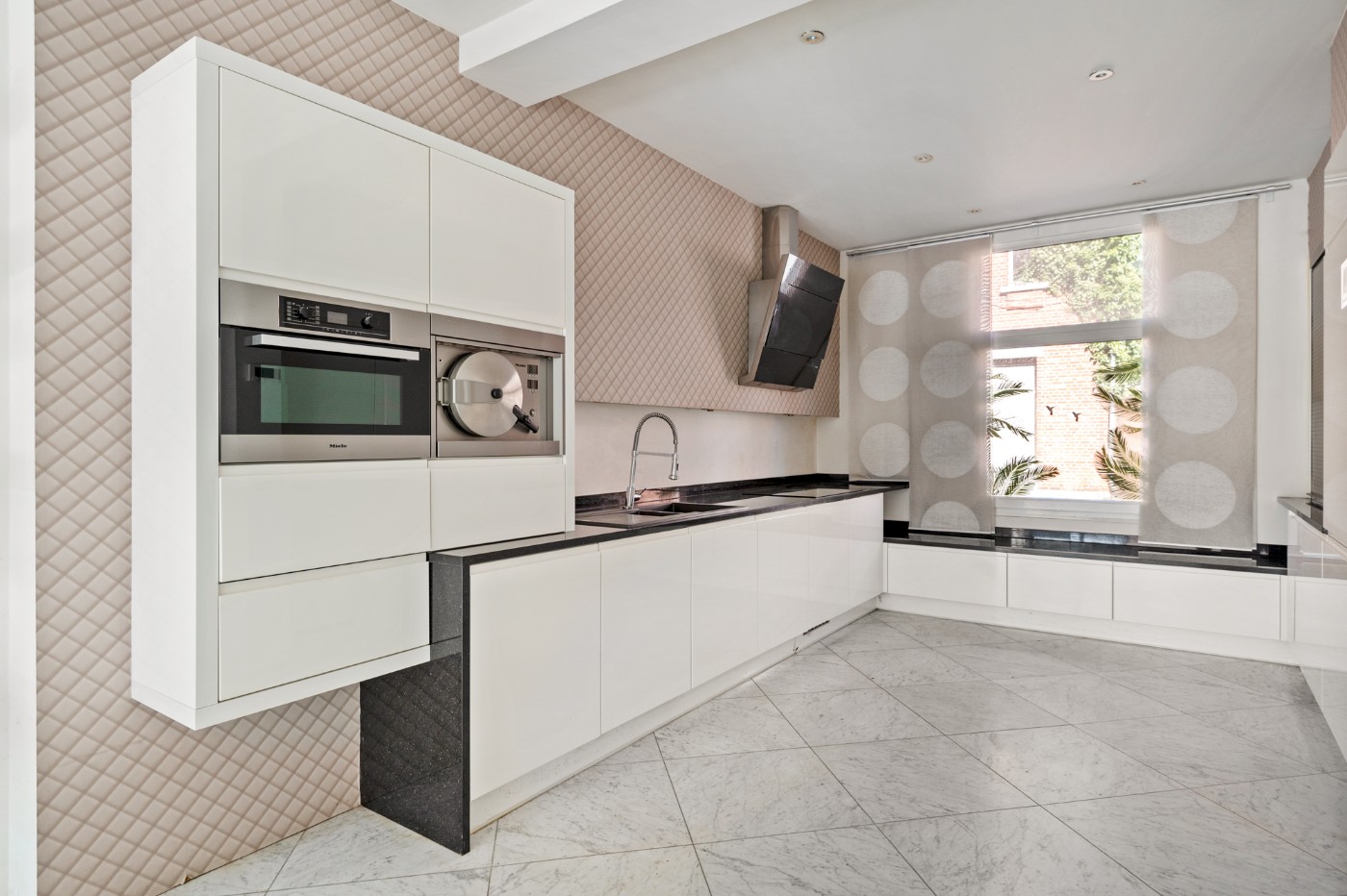 Verrassend ruime, charmante woning met 3 à 4 slpk. in centrum Ekeren - foto 5