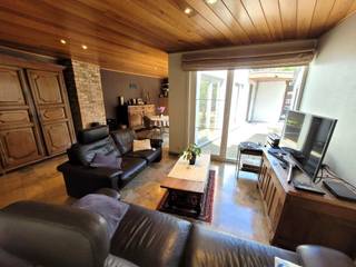 Mooie WONING gelegen op de Astridlaan, vlakbij ’t Perretje. Met HOBBY, ATELIER, WINKEL OF KANTOORRUIMTE. Grondoppervlakte 350 m². Gezellige WOONST...