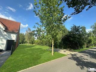  Vous êtes à la recherche de l'endroit idéal pour construire la maison de vos rêves ? Ce beau terrain à bâtir à Eikendreef, situé dans le...