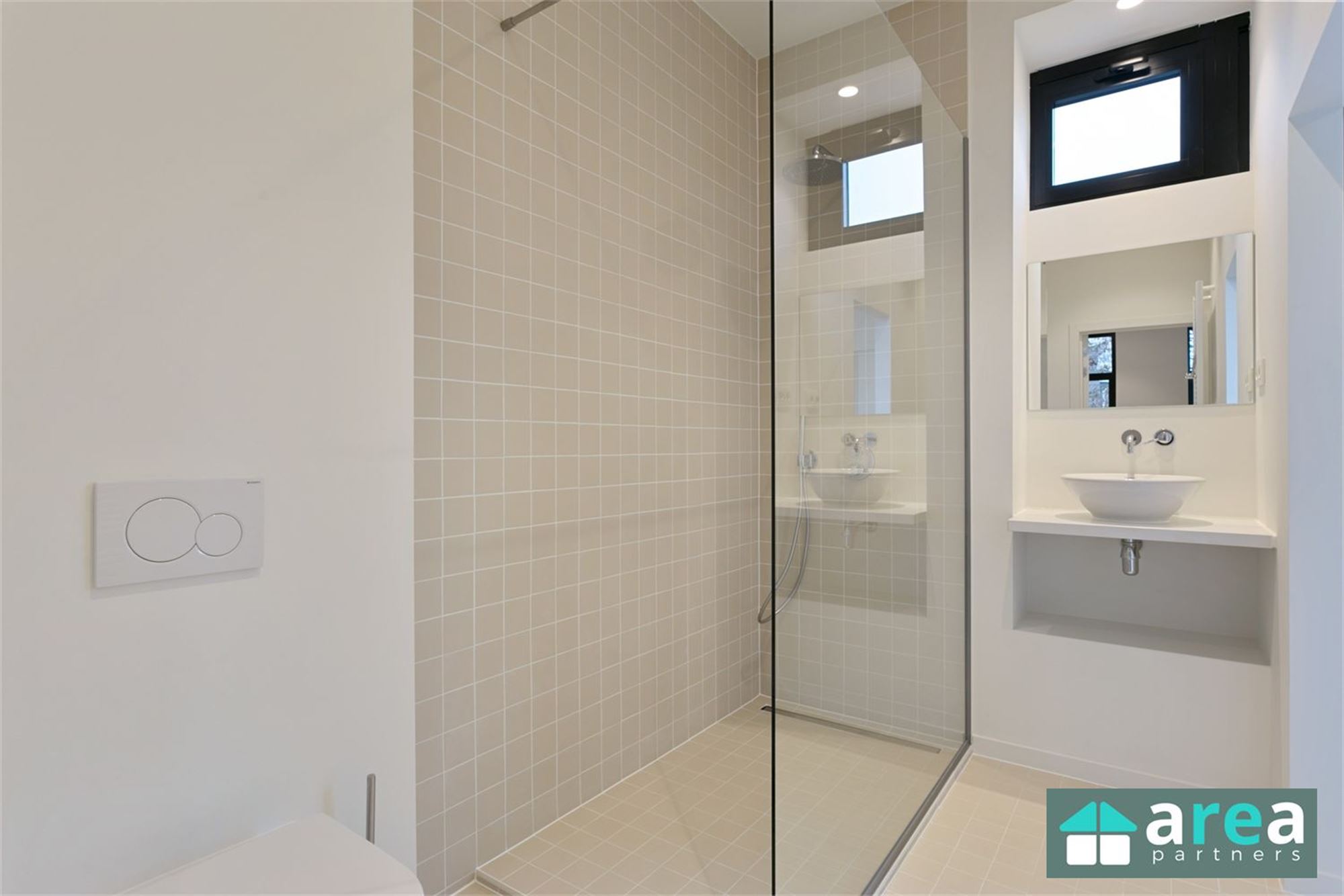 Gerenoveerd appartement met 1 slaapkamer en groot terras! - foto 2