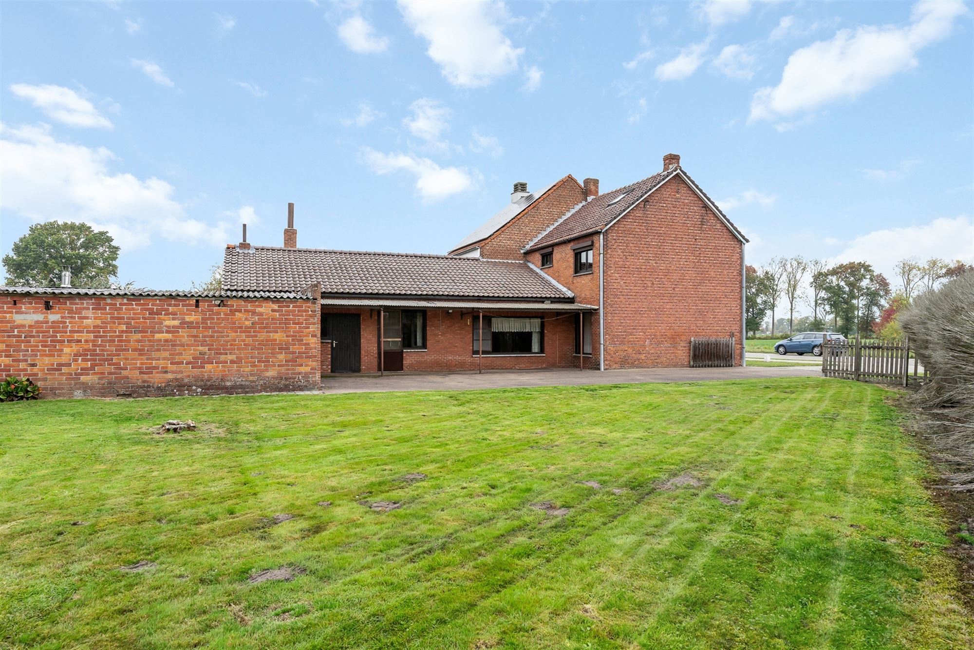 WONING OP GROOT PERCEEL VAN 1623M2 MET VEEL POTENTIEEL - foto 1