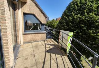 Dit mooi appartement is gelegen op het derde verdiep van een gebouw op de hoek van de Elisabethwal met de Koninksemsteenweg, vlak aan...