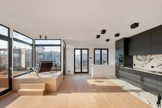 Uniek duplex-penthouse met indrukwekkend terras, gelegen op een absolute toplocatie op ’t EilandjeDit uitzonderlijke penthouse bevindt zich in een...