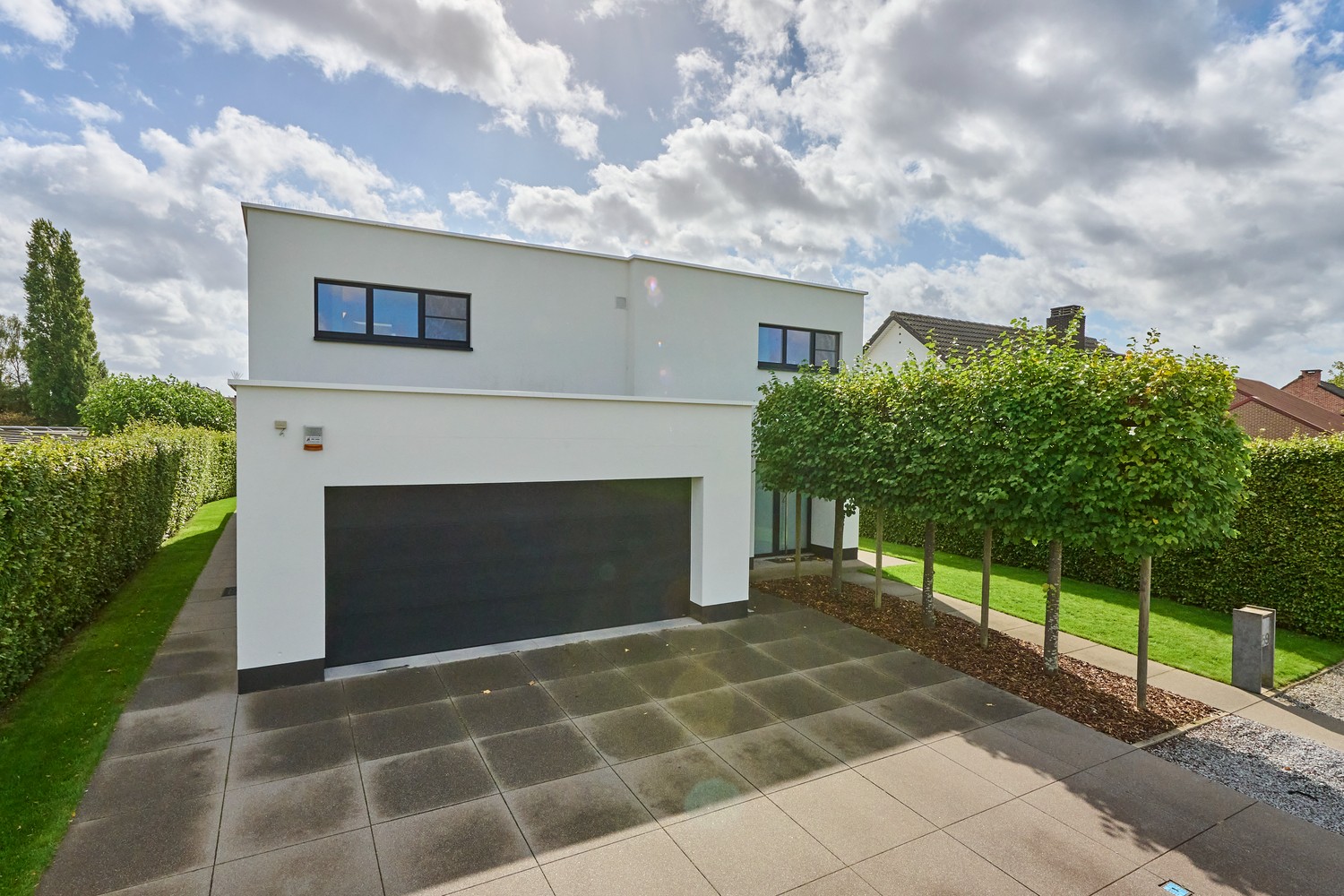 Wonen in pure architectuur - designvilla met super-de-luxe afwerking op fraai gelegen perceel - foto 1