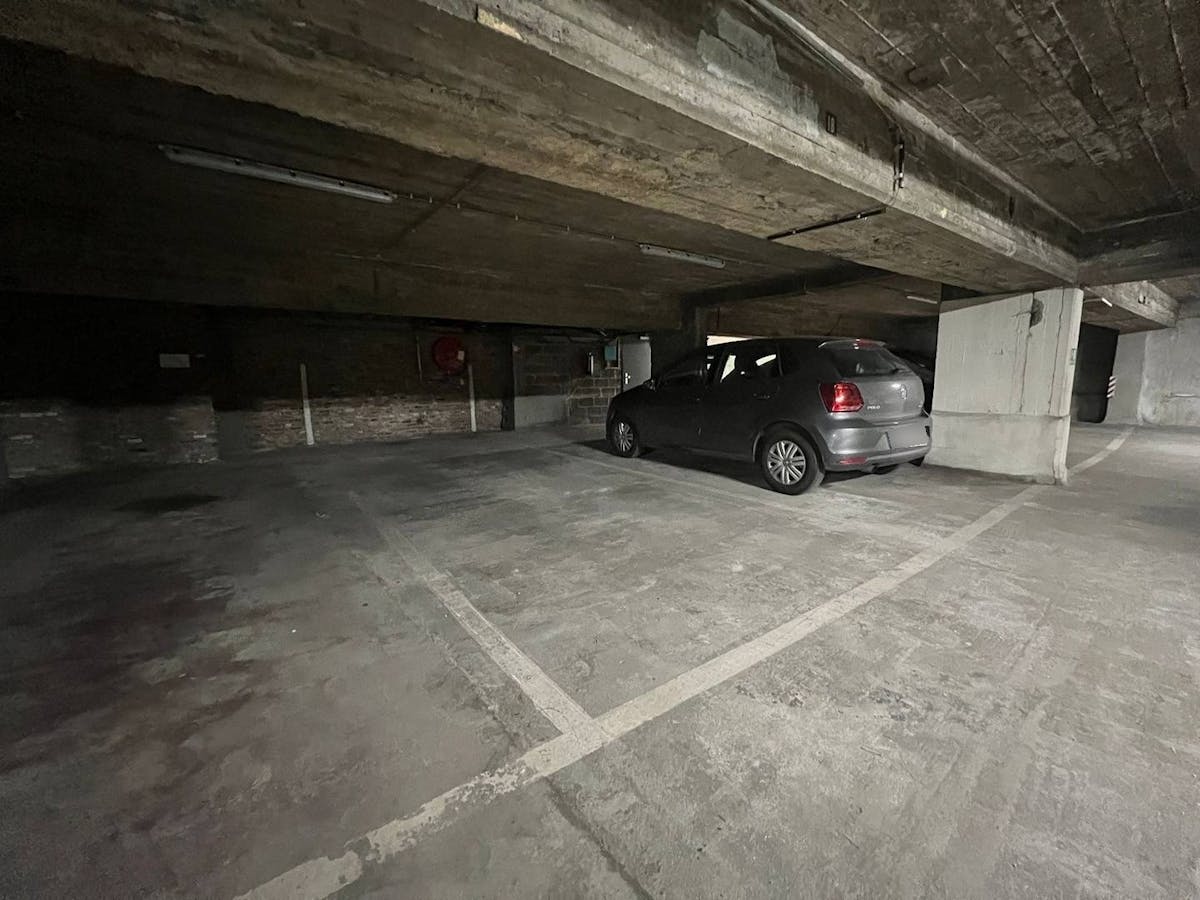 Ondergrondse autostaanplaats te huur in centrum Hasselt. - foto 3