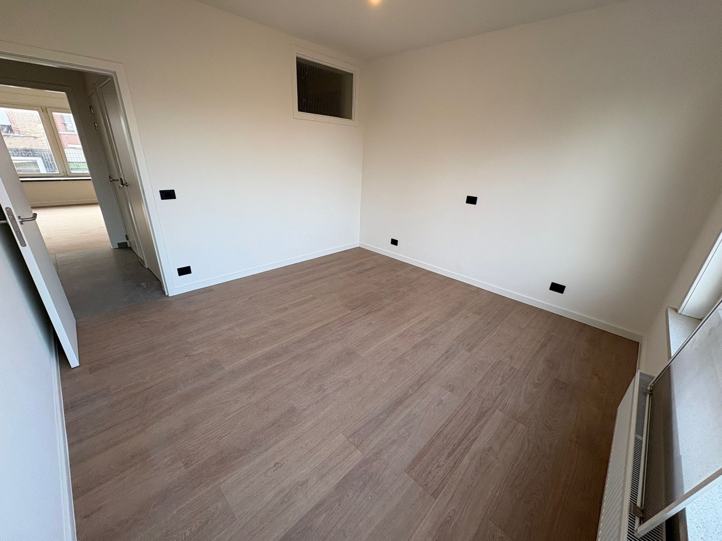 Vernieuwde woning met 2 slaapkamers en garage te huur in Izegem - foto 5