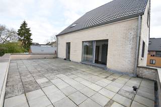 ROYAAL DUPLEX-APPARTEMENT (160M²+) MET 3 GROTE SLAAPKAMERS EN GIGANTISCH ZONNETERRASZoekt u de ruimte van een gezinswoning met het onderhoudsgemak...