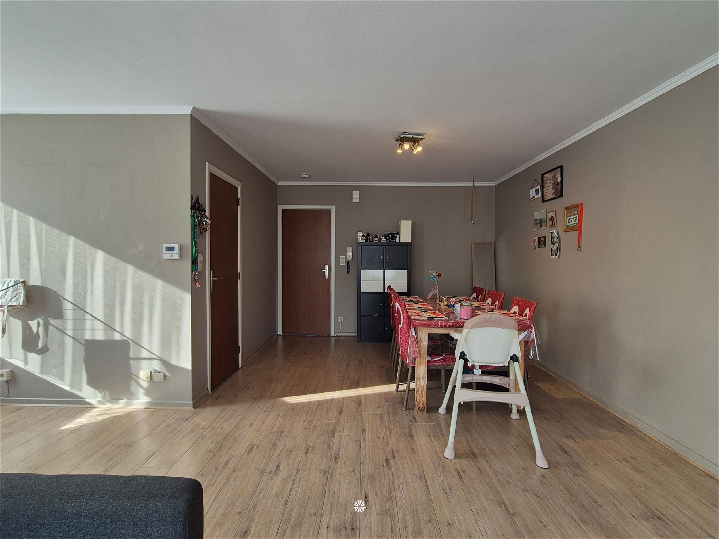 Duplex appartement met twee slaapkamers in rustige straat - foto 2