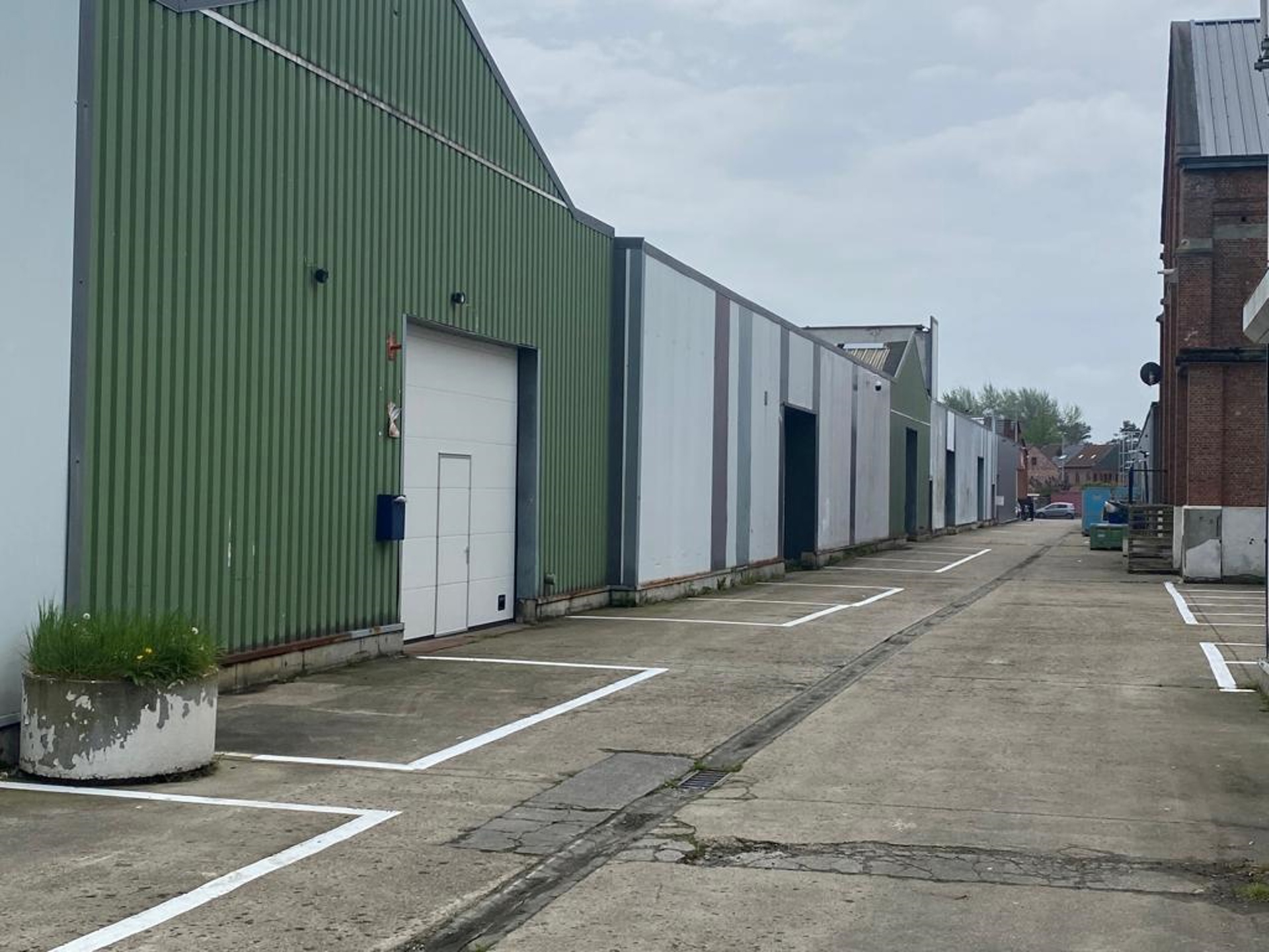 Commercial for rent in Dendermonde - photo 1