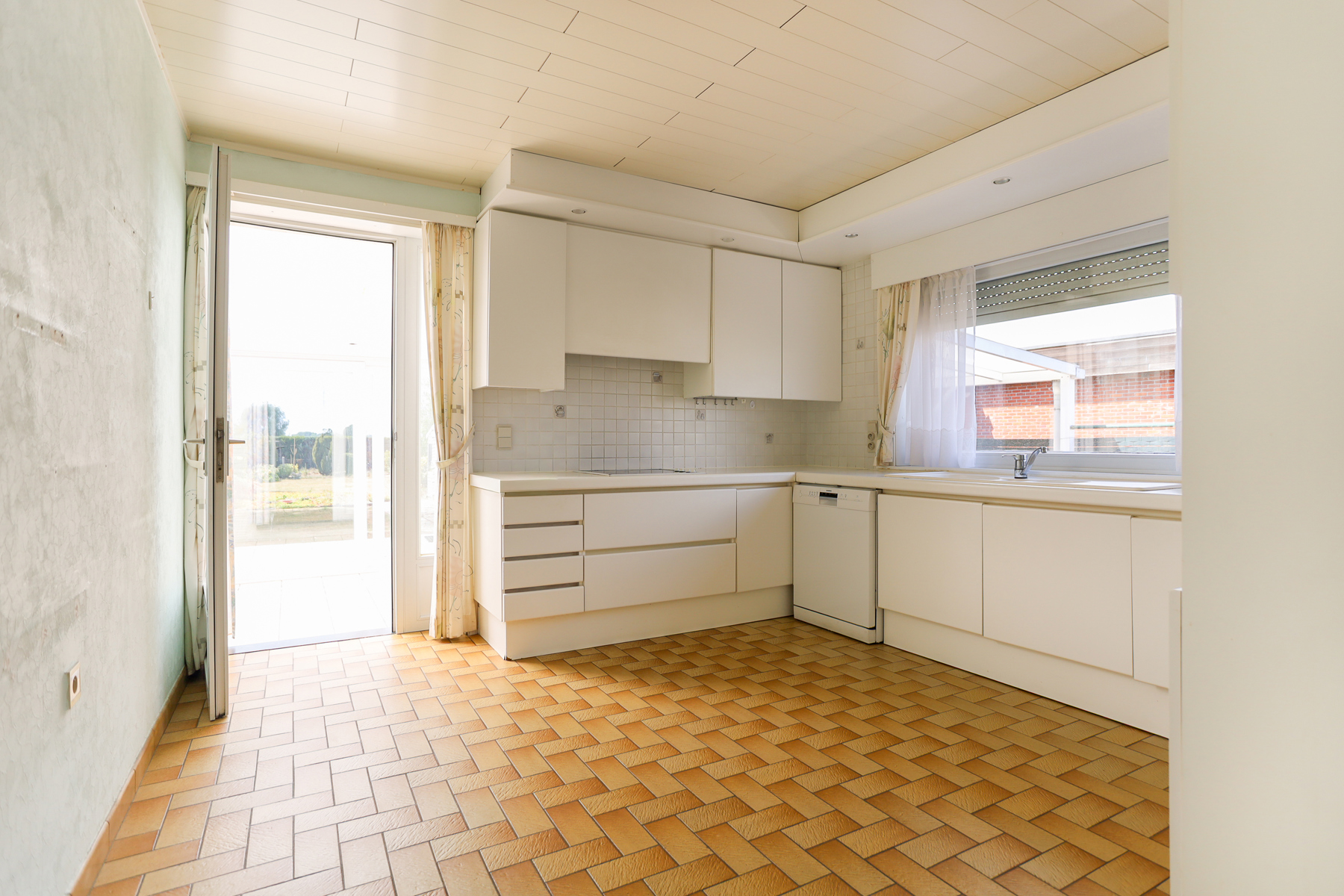 Te renoveren bungalow op toplocatie - foto 5