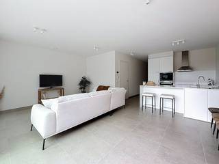 If you are looking for a ground floor apartment with 2 bedrooms and a cozy garden, then this topper is definitely for you! It has an area of 85 square meters and a garden of 22 square meters.<br /><br />LAYOUT:<br />GLV:<br />- entrance hall<br />- cozy living space with lots of light<br />- open kitchen with all appliances<br />- nice garden with large terrace<br />- practical storage next to the kitchen<br />- bathroom with walk-in shower, sink and towel heater<br />- laundry/second storage<br />- bedroom 1<br />- bedroom 2<br />- guest toilet<br /><br />GENERAL:<br />- garage box required to rent: €75 per month<br />- energy efficient with an E level of E8<br />- BEN house<br />- huge practical apartment<br />- nice garden with an open feeling<br />- lots of light<br />- curtains and light fixtures provided and fully painted<br />- new building 2025<br /><br />The quickest way to visit this property? Request your visit via the red button on our website (www.dewaele.com) and you will be contacted by our rental expert Jolien. Appointments cannot be made by phone. For other questions, you can contact us by phone at 056 605 605.