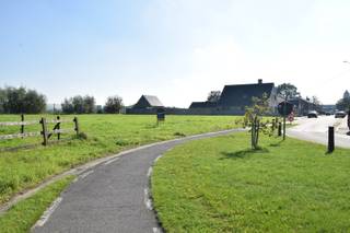 - Ideale ligging in Woumen: Kerkhofstraat 1- 5 Loten bouwgrond voor alleenstaande woningen in een goedgekeurde verkaveling.- percelen van 811 tot 880...