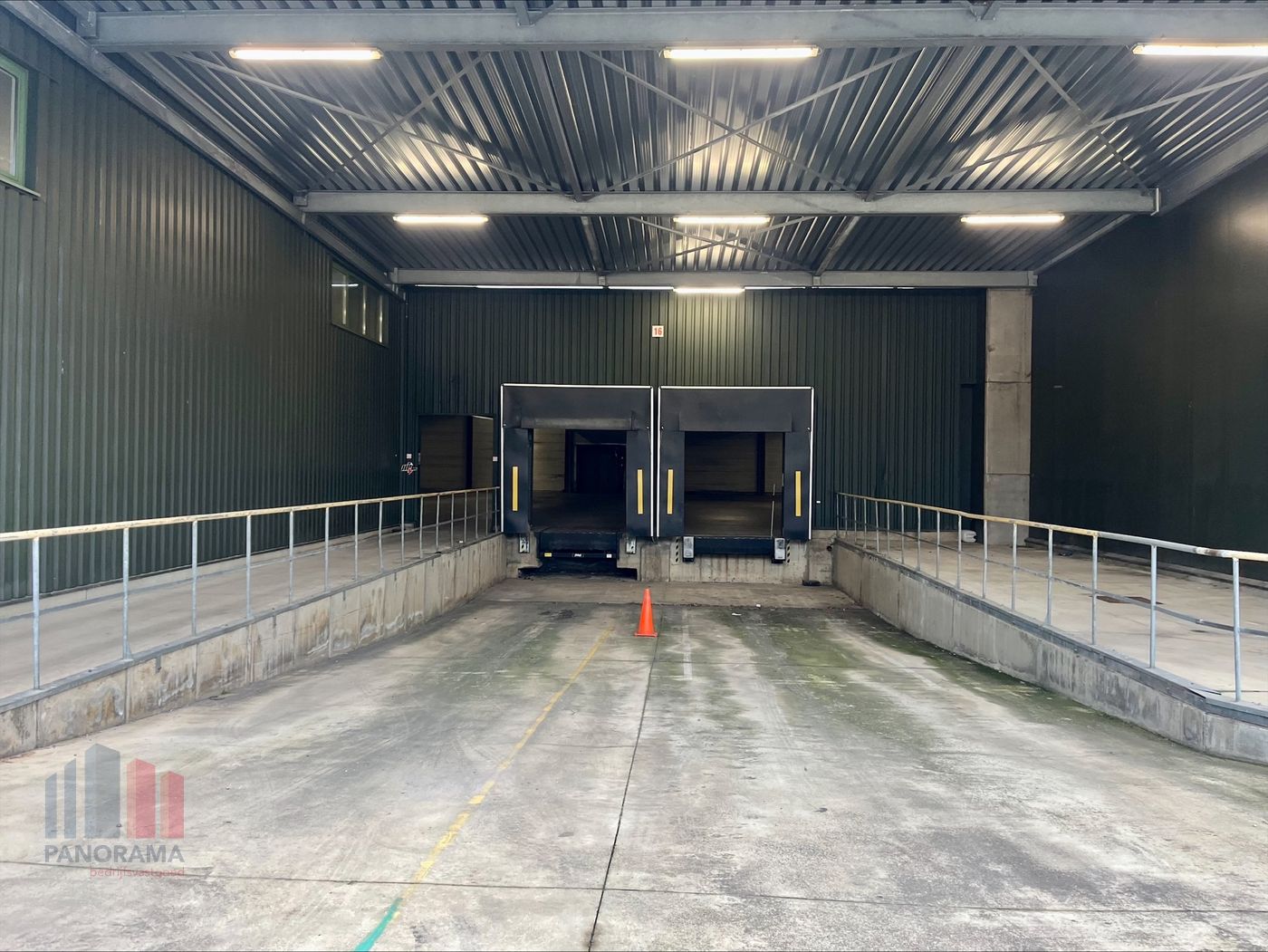 2.216 m² opslagruimte te huur in Sint-Truiden - foto 2